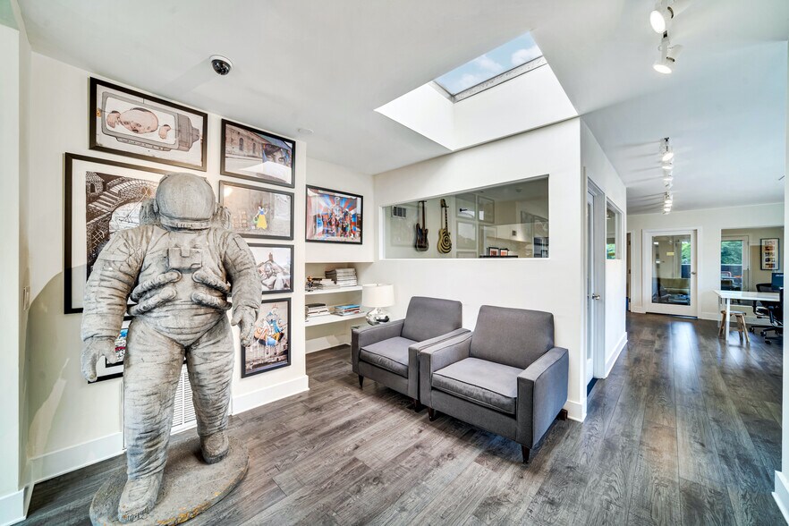 More Photos Of 850 S Robertson Blvd, Los Angeles Loft Creative Space For Lease