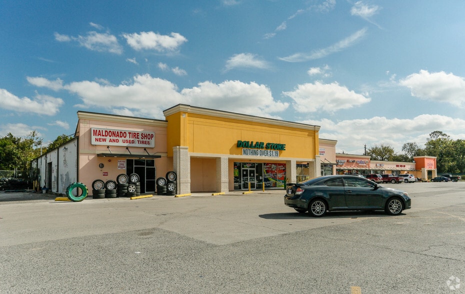 More Photos Of 8606 Irvington Blvd, Houston Unknown For Lease