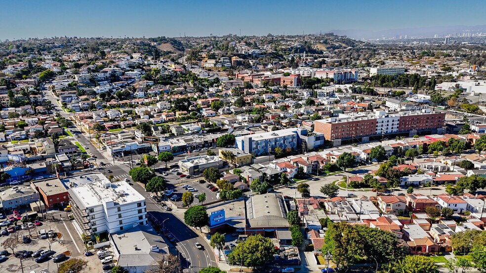 More Photos Of 3443 W 43rd St, Los Angeles Auto Repair For Sale