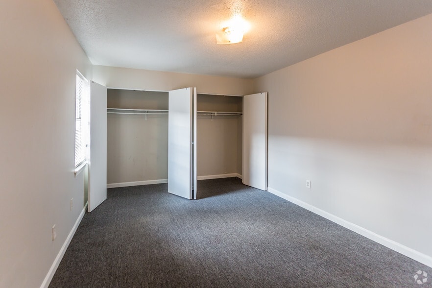 More Photos Of 2295 Candlewyck Cir, Memphis Apartments For Sale