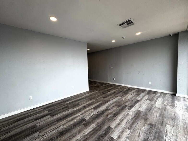 More Photos Of 4201-4205 N Macarthur Blvd, Oklahoma City Freestanding For Lease
