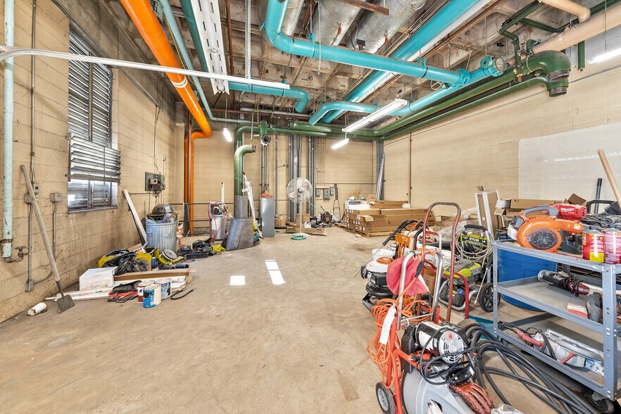 More Photos Of 715 NW Dimmick St, Grants Pass Office For Sale