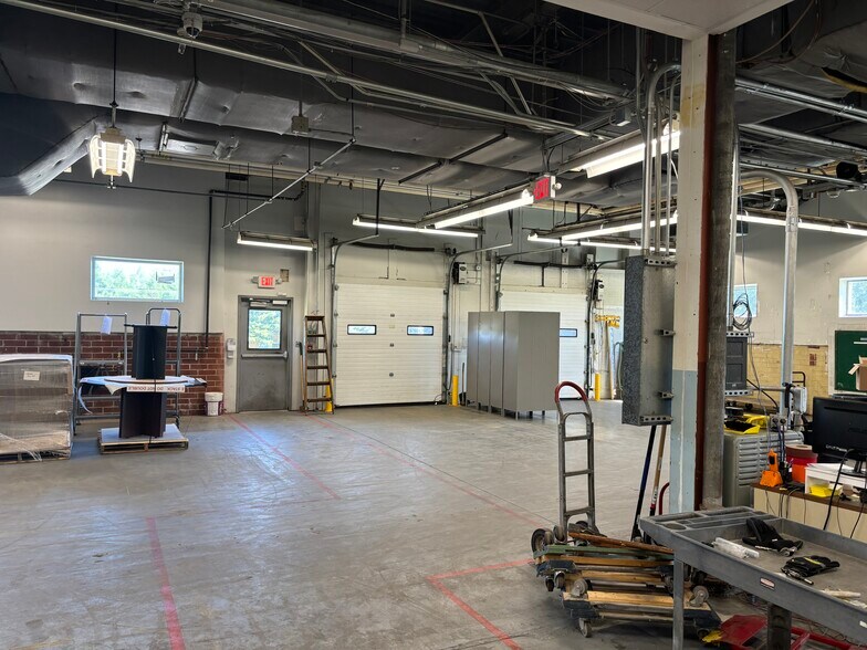 More Photos Of 100 Providence Pike, North Smithfield Manufacturing For Lease