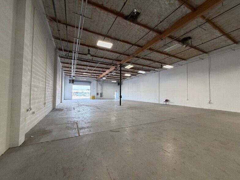 More Photos Of 5325 S Valley View Blvd, Las Vegas Warehouse For Lease