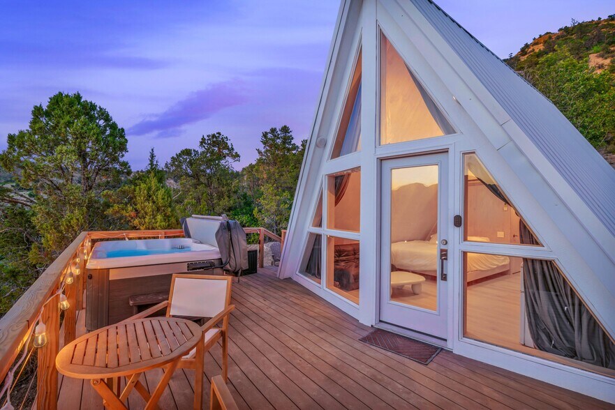 More Photos Of 360 Overlook ln, Glendale Specialty For Sale