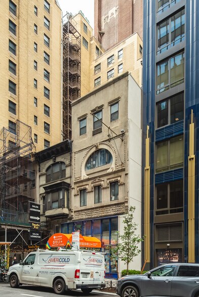 More Photos Of 129 E 47th St, New York Apartments For Sale