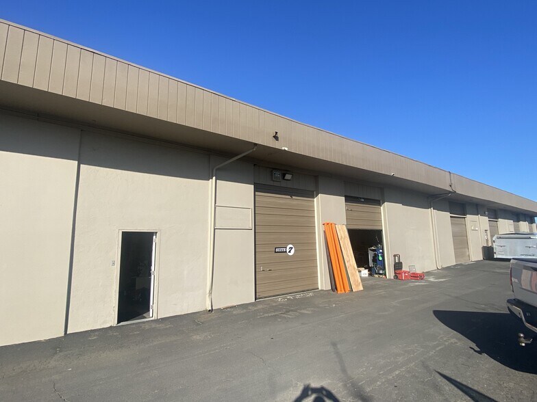More Photos Of 1308 Dynamic St, Petaluma Flex For Lease