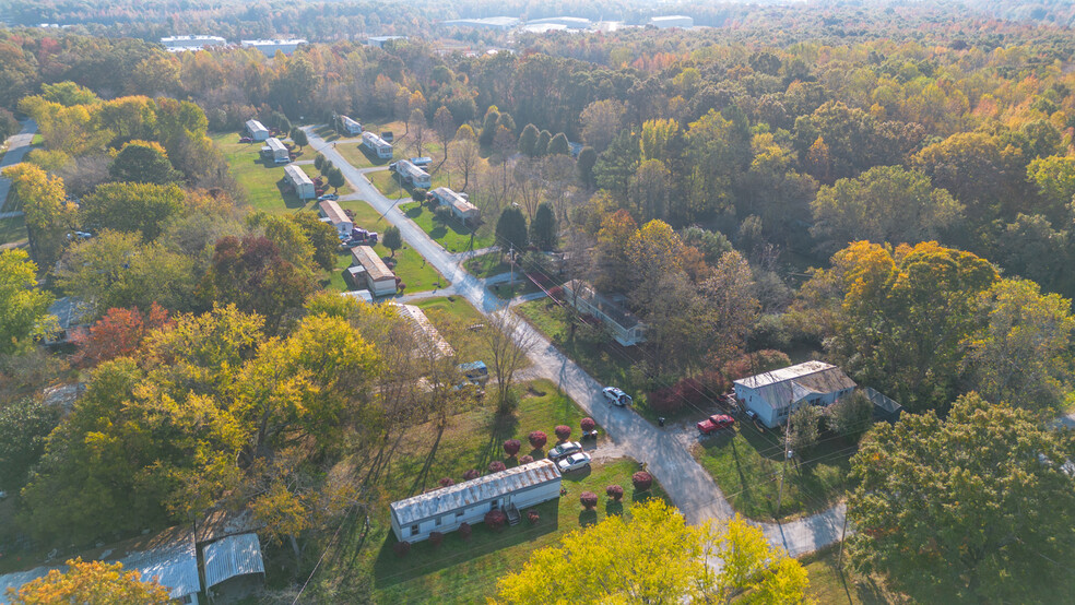 Primary Photo Of 1-16 Ez Ln, Manchester Manufactured Housing Mobile Home Park For Sale