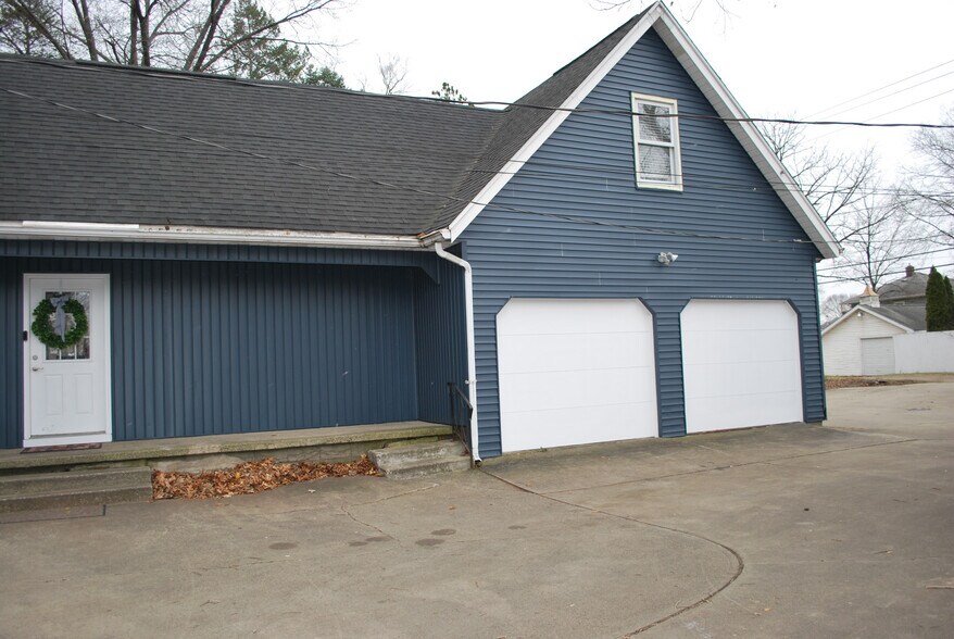 More Photos Of 935 S Ironwood Dr, South Bend Office For Sale