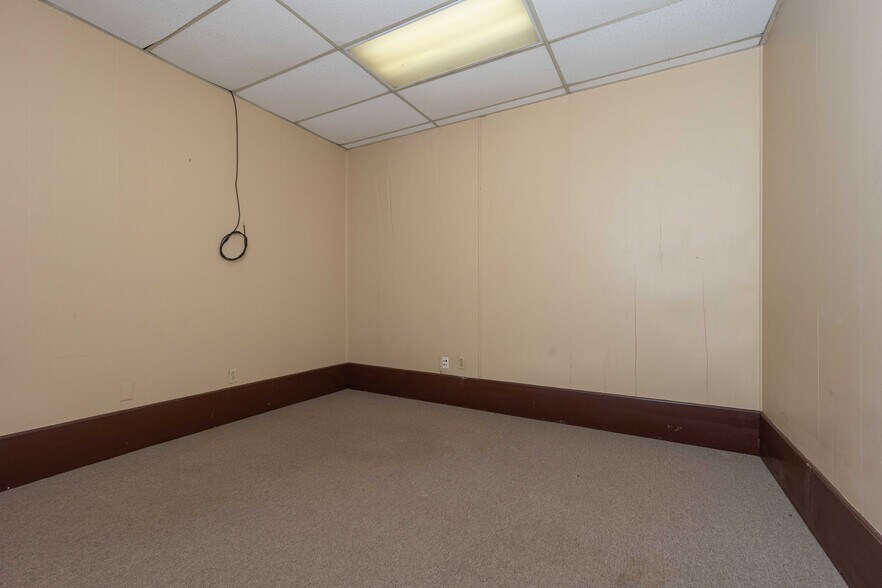 More Photos Of , Live Oak Unknown For Sale