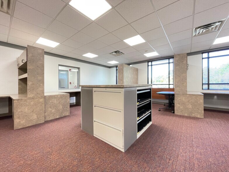 More Photos Of 14520 NW US Highway 441, Alachua Bank For Lease