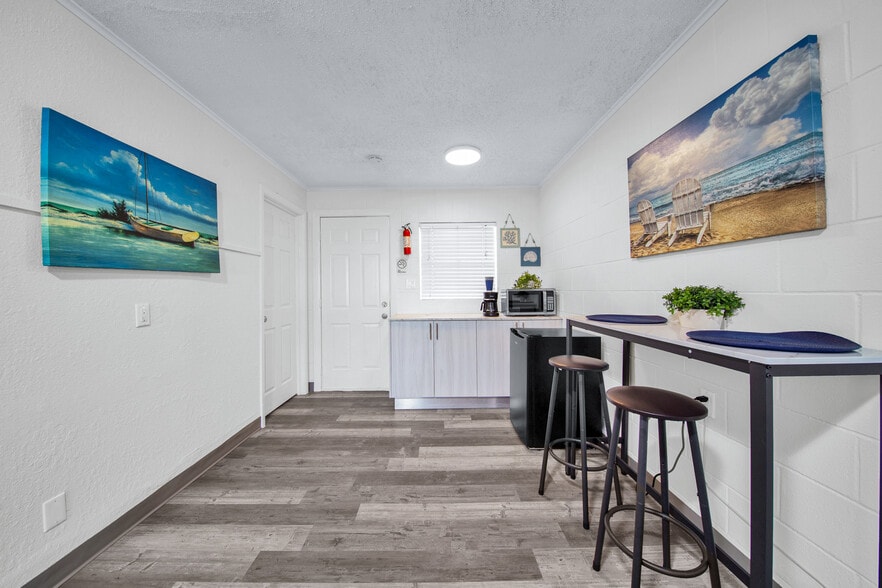 More Photos Of 120 E Jupiter Ln, South Padre Island Hotel For Sale