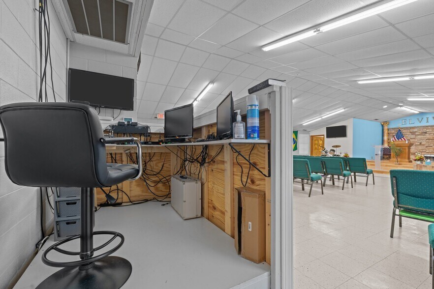 More Photos Of 2807 Sandy Creek Church Rd, Sanford Office Residential For Sale