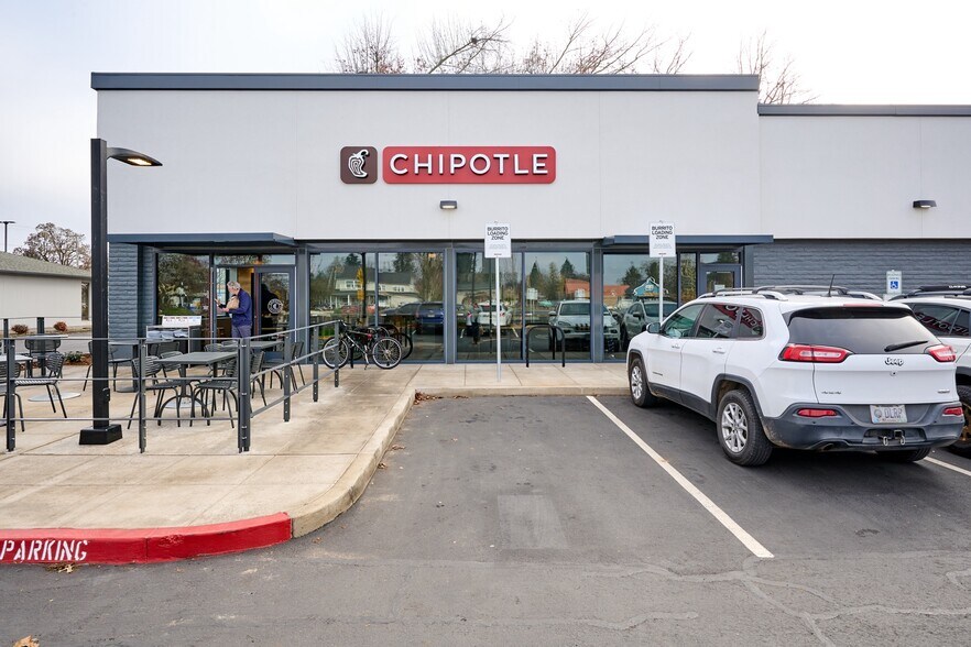 More Photos Of 597 SW 1st Ave, Canby Fast Food For Sale