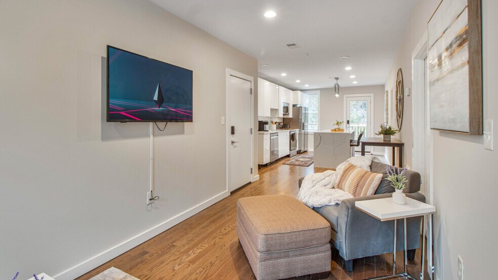 More Photos Of 1414 Pennsylvania Ave SE, Washington Apartments For Sale