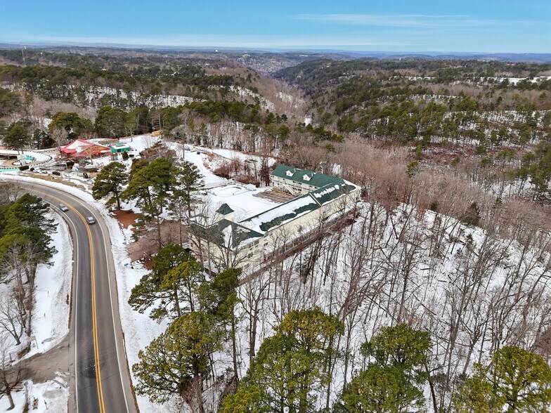 More Photos Of 3169 E Van Buren, Eureka Springs Hotel For Sale
