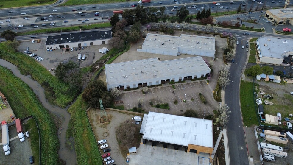 More Photos Of 103 Commerce Ct, Fairfield Unknown For Lease