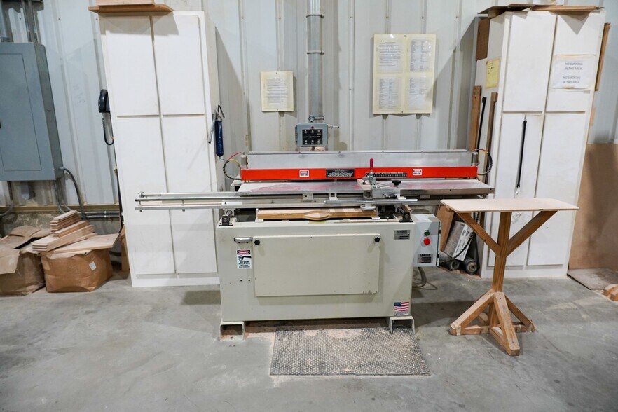 More Photos Of 4150 L&N Turnpike rd, Hodgenville Manufacturing For Sale