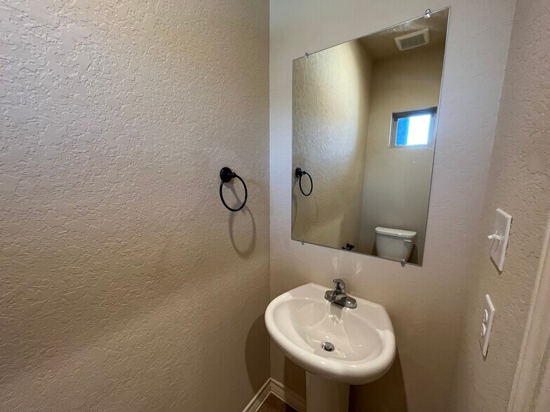 More Photos Of 13903 Annas Way, San Antonio Apartments For Sale