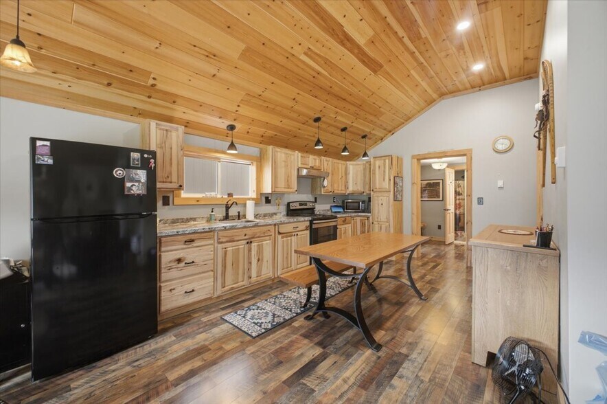 More Photos Of 6275 State Highway 30, Indian Lake Flex For Sale