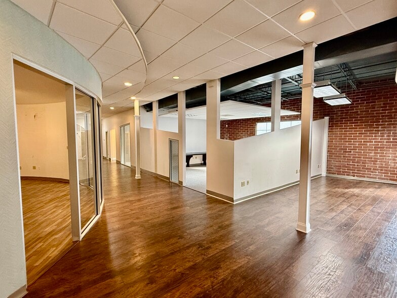 More Photos Of 1095 Zonolite Rd NE, Atlanta Loft Creative Space For Lease