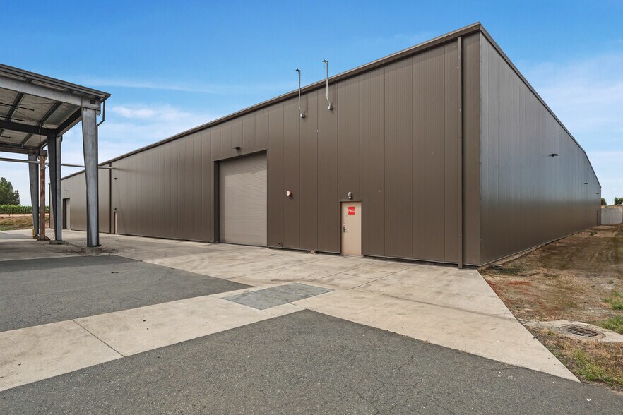 More Photos Of 11989 Clements Rd, Linden Land For Lease