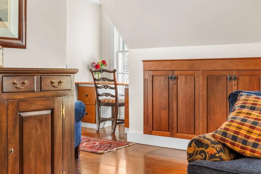 More Photos Of 31 Huntington Pl, Rochester Apartments For Sale