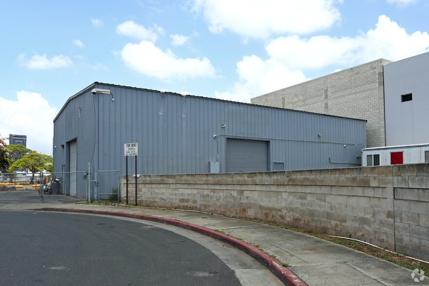 More Photos Of 1006 Mikole St, Honolulu Warehouse For Lease