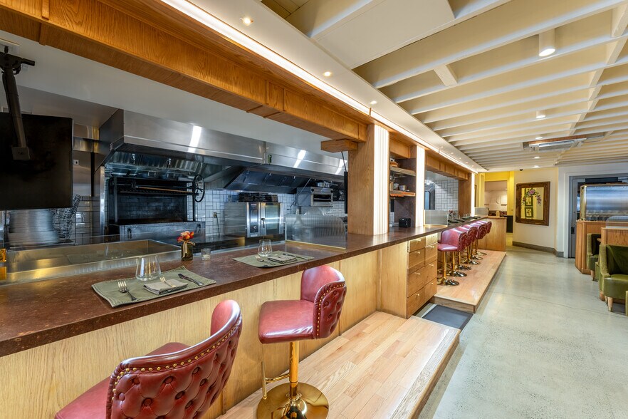 More Photos Of 3131 University Ave, San Diego Restaurant For Lease