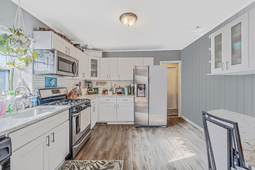 More Photos Of 504 Fire Island Ave, Babylon Flex For Sale