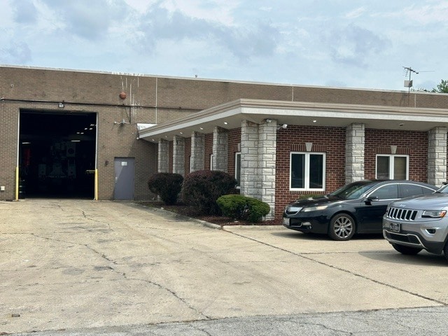 More Photos Of 3025 East End Ave, South Chicago Heights Truck Terminal For Sale