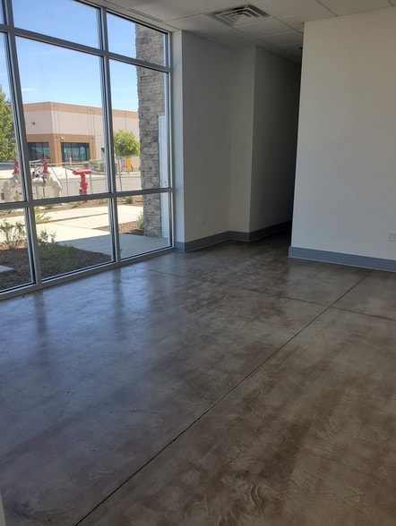 More Photos Of 73 Commerce Dr, Perris Manufacturing For Lease