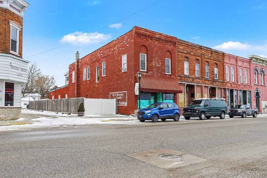 More Photos Of 130 E Water St, Constantine General Retail For Sale