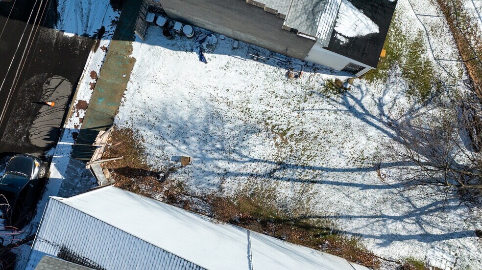 More Photos Of 17 Spring St, Trenton Freestanding For Sale