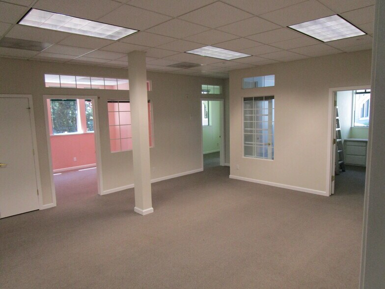 More Photos Of 5355 Skylane Blvd, Santa Rosa Flex For Lease