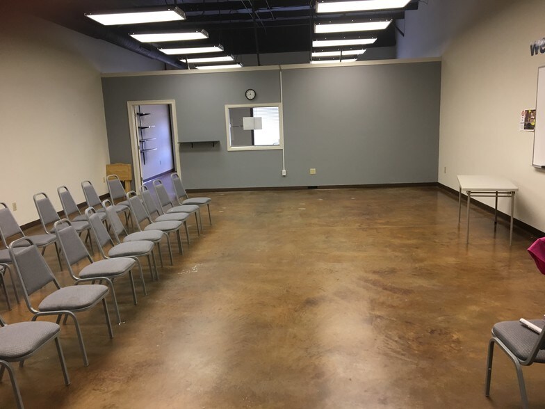 More Photos Of 5620 I 55 S, Byram Office For Lease