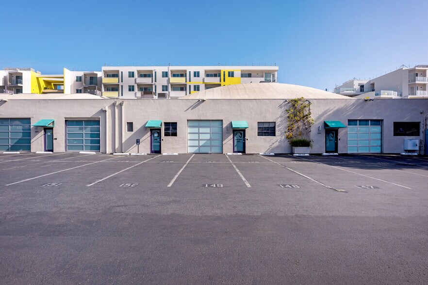 More Photos Of 2842-2912 Colorado Ave, Santa Monica Flex For Lease