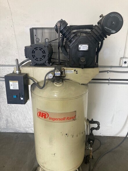 More Photos Of 2100 College Dr, Lake Havasu City Warehouse For Lease