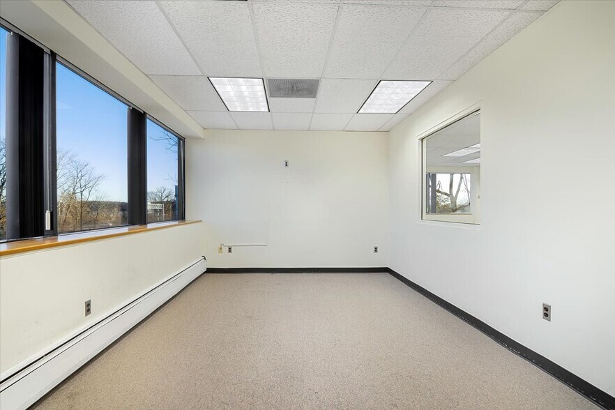 More Photos Of 140 Littleton Rd, Parsippany Office For Lease