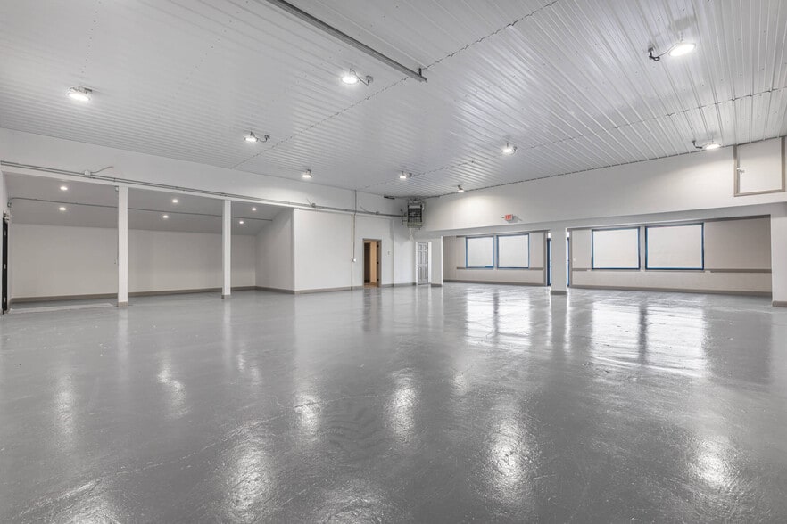 More Photos Of 2710 Needmore Rd, Dayton Service For Lease