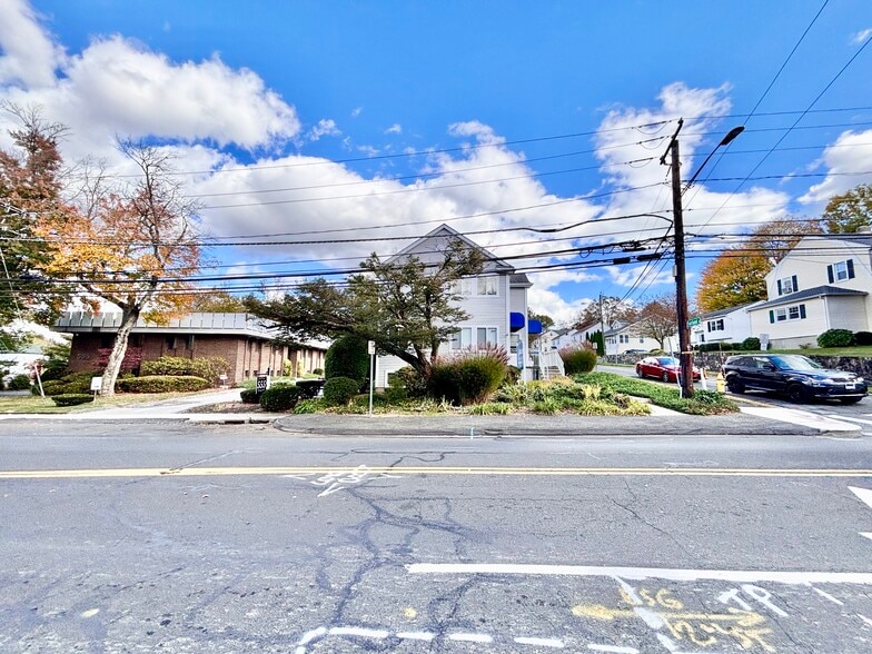 More Photos Of 543 Newfield Ave, Stamford Storefront Retail Residential For Lease