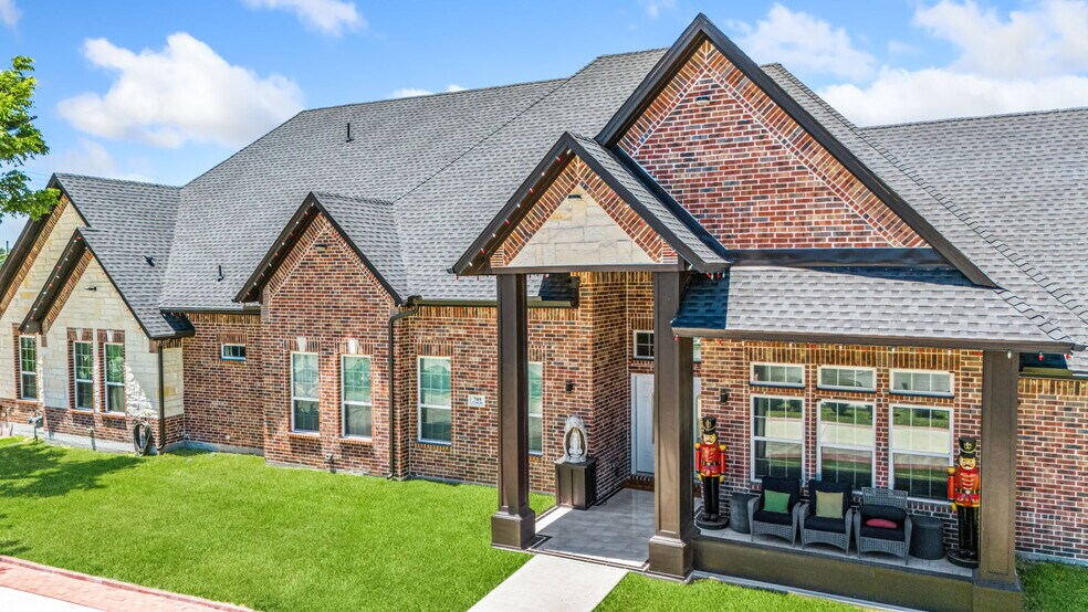 More Photos Of 703 E Oates Rd, Garland Unknown For Lease