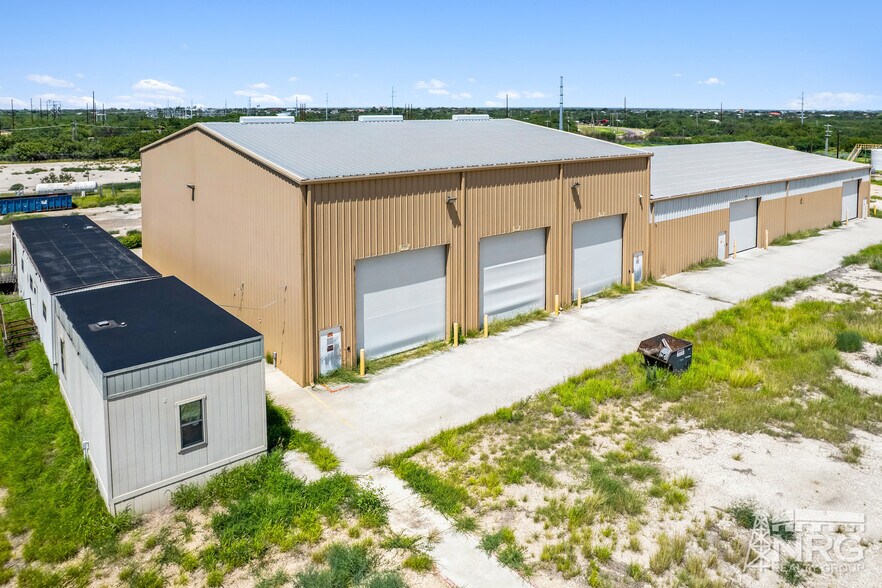 More Photos Of 2459 FM 190, Asherton Manufacturing For Lease