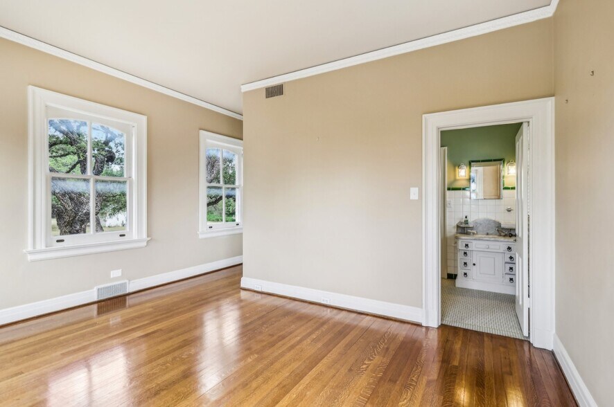 More Photos Of 7735 Mocking Bird Ln, San Antonio Lodge Meeting Hall For Sale