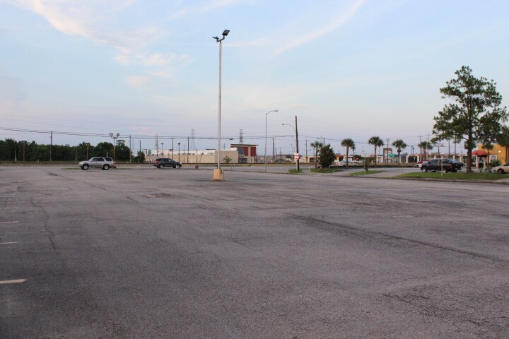 More Photos Of 17886 Tx-3, Webster Bar For Sale