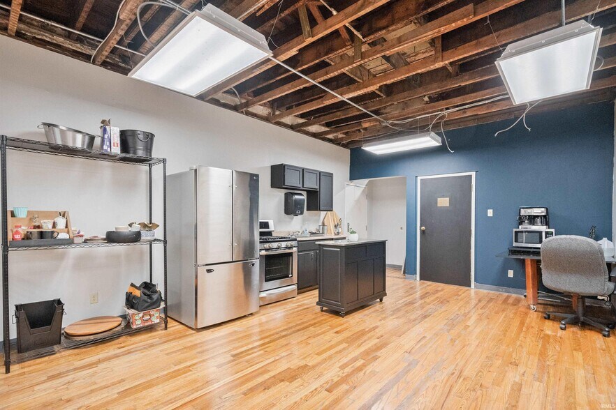 More Photos Of 210 W Walnut St, Kokomo Office For Sale