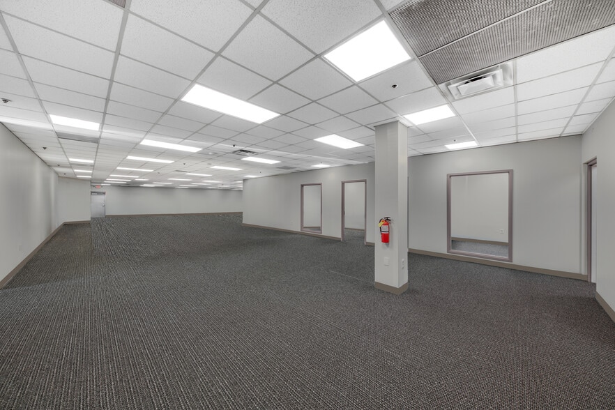 More Photos Of 3285 Saturn Ct, Peachtree Corners Warehouse For Sale