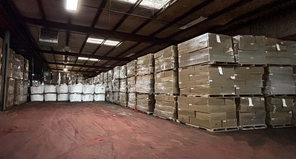 More Photos Of 5900 Pennsylvania Ave, Maple Heights Distribution For Lease