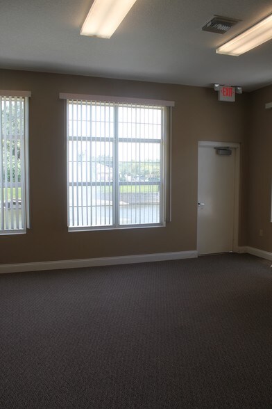 More Photos Of 1444 Lexington Green Ln, Sanford Medical For Lease