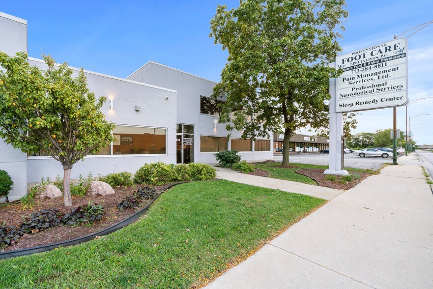 More Photos Of 5241 S Cicero Ave, Chicago Medical For Lease